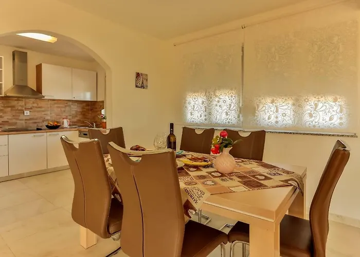 Dora Victoria Dream *