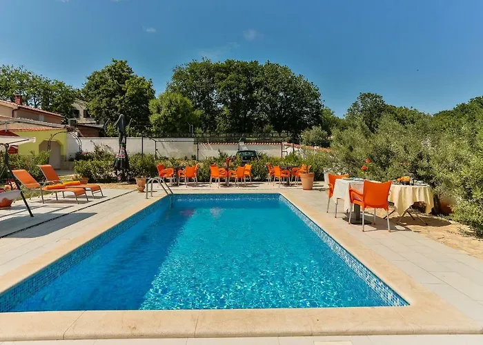 Dora Victoria Dream *