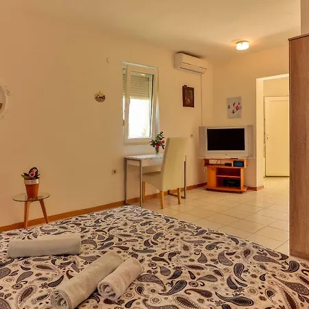 Dora Victoria Dream *