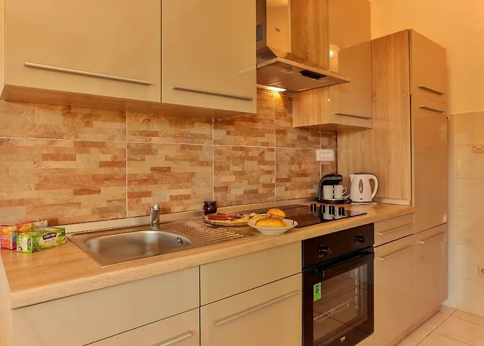 Dora Victoria Dream *